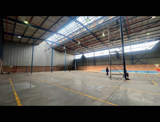 6,932M² WAREHOUSE TO LET IN SPARTAN